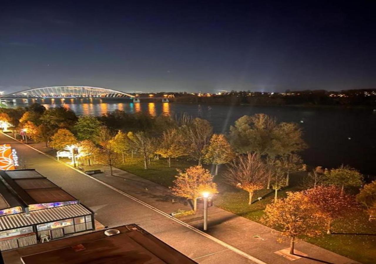 River Front Mezonet Eurovea Bratislava Eksteriør bilde